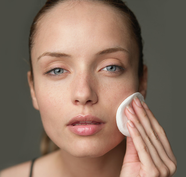 Correct Order to Apply Skin Care and Makeup Products Correct Order to Apply Skin Care and Makeup Products