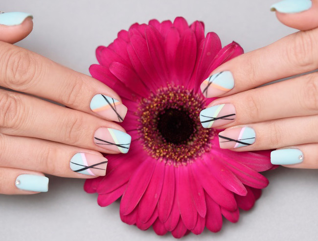 Negative Space Nail Art2